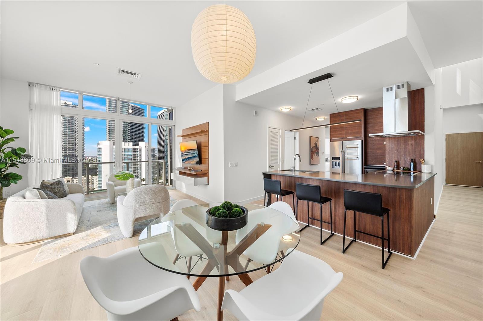 THE CRIMSON CONDO - Residential