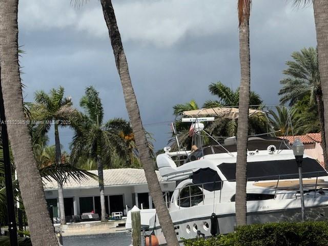 5401 Collins Ave # 13-20