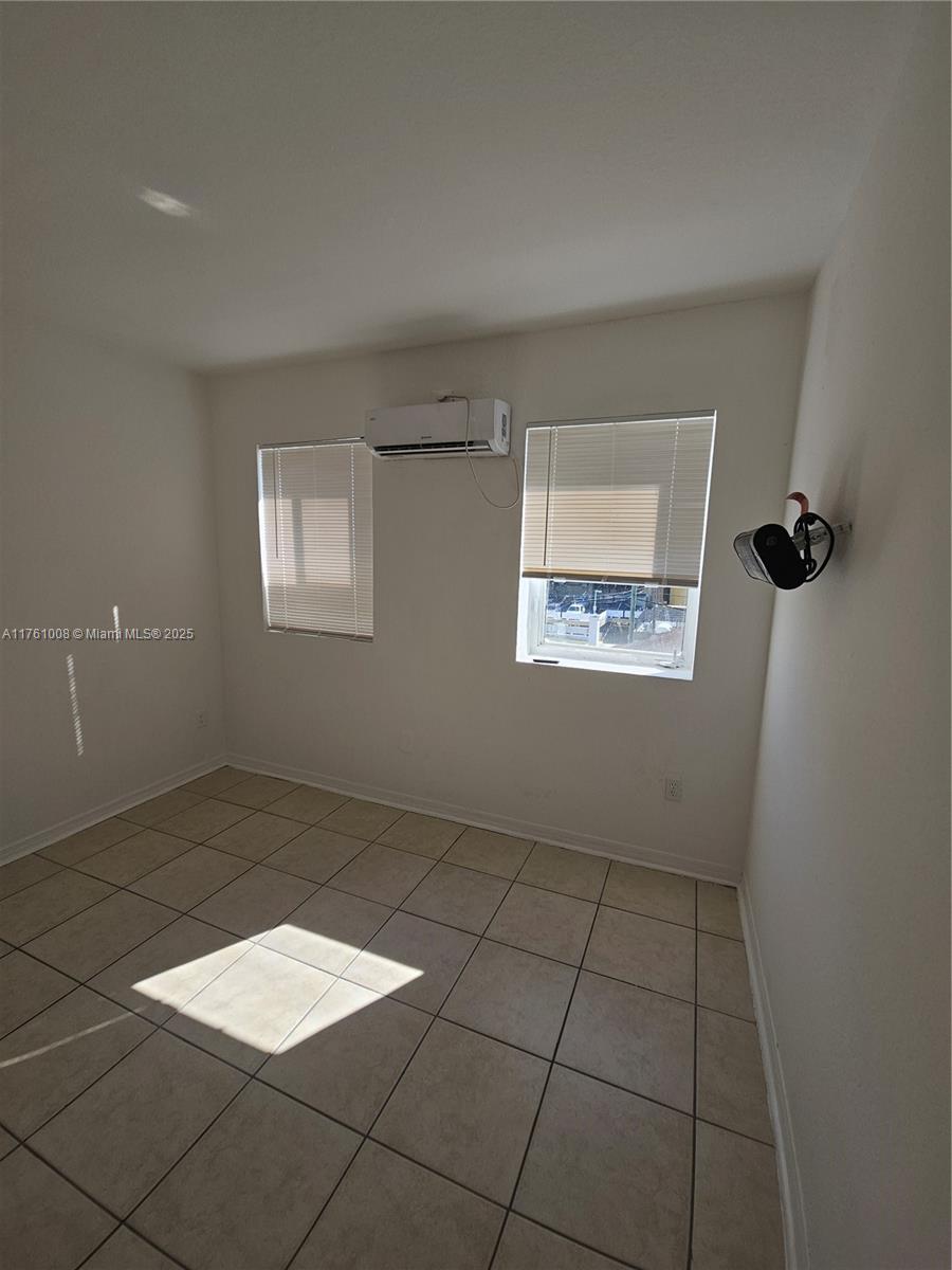 1021 NW 3rd St 301