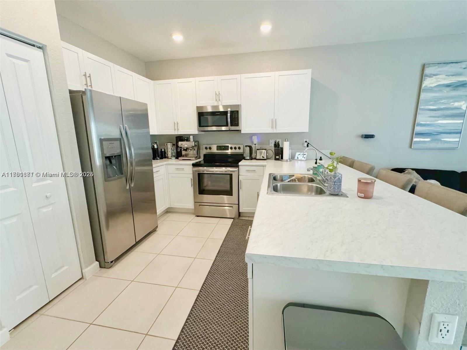 Rental Property at 1452 Se 26th Ter, Homestead, Miami-Dade County, Florida - Bedrooms: 3 
Bathrooms: 3  - $2,800 MO.