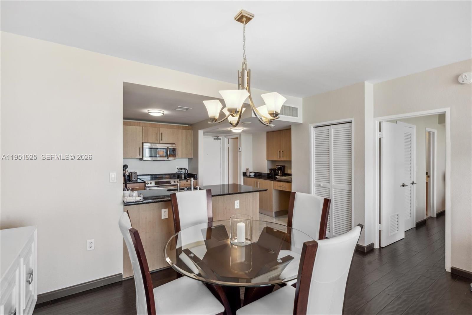 10275 Collins Ave 529