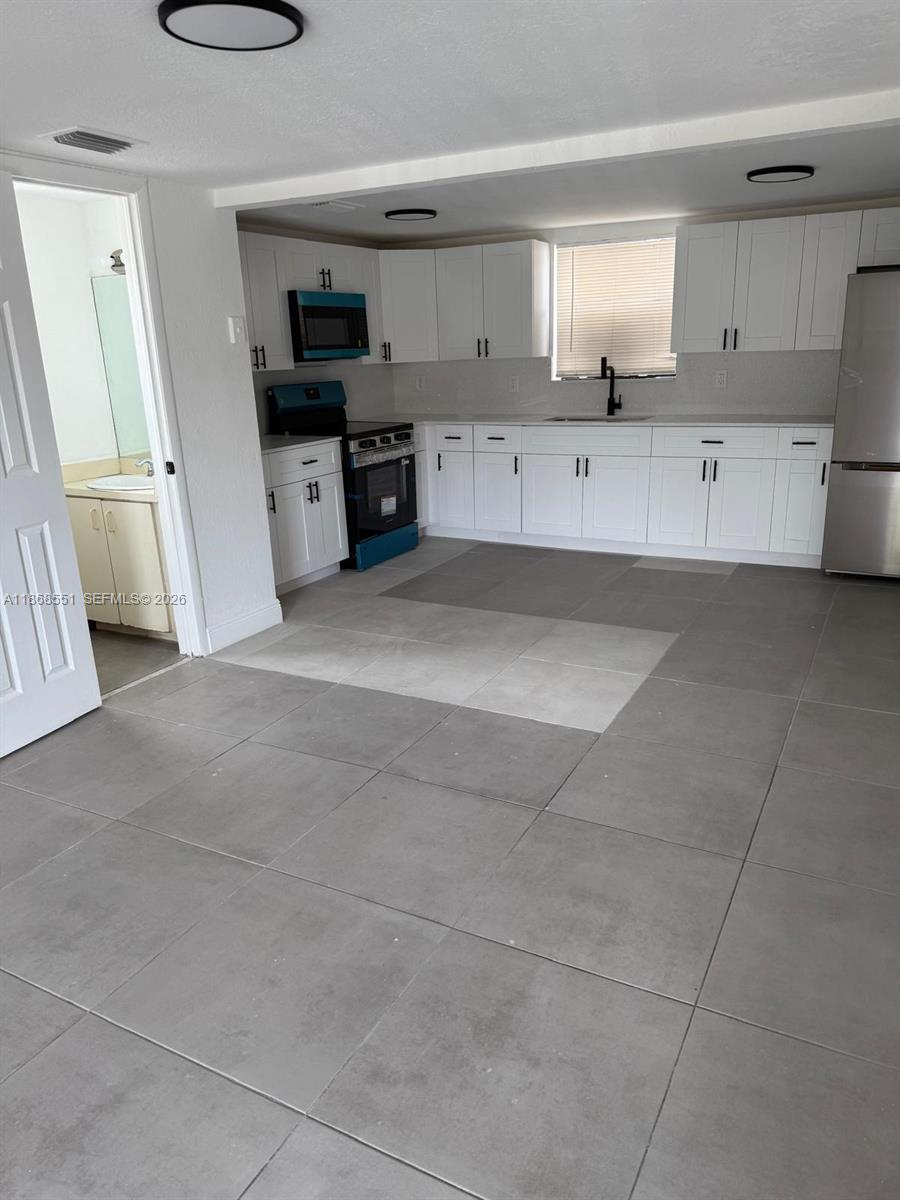 GREEN OAKS I CONDO - Residential Lease