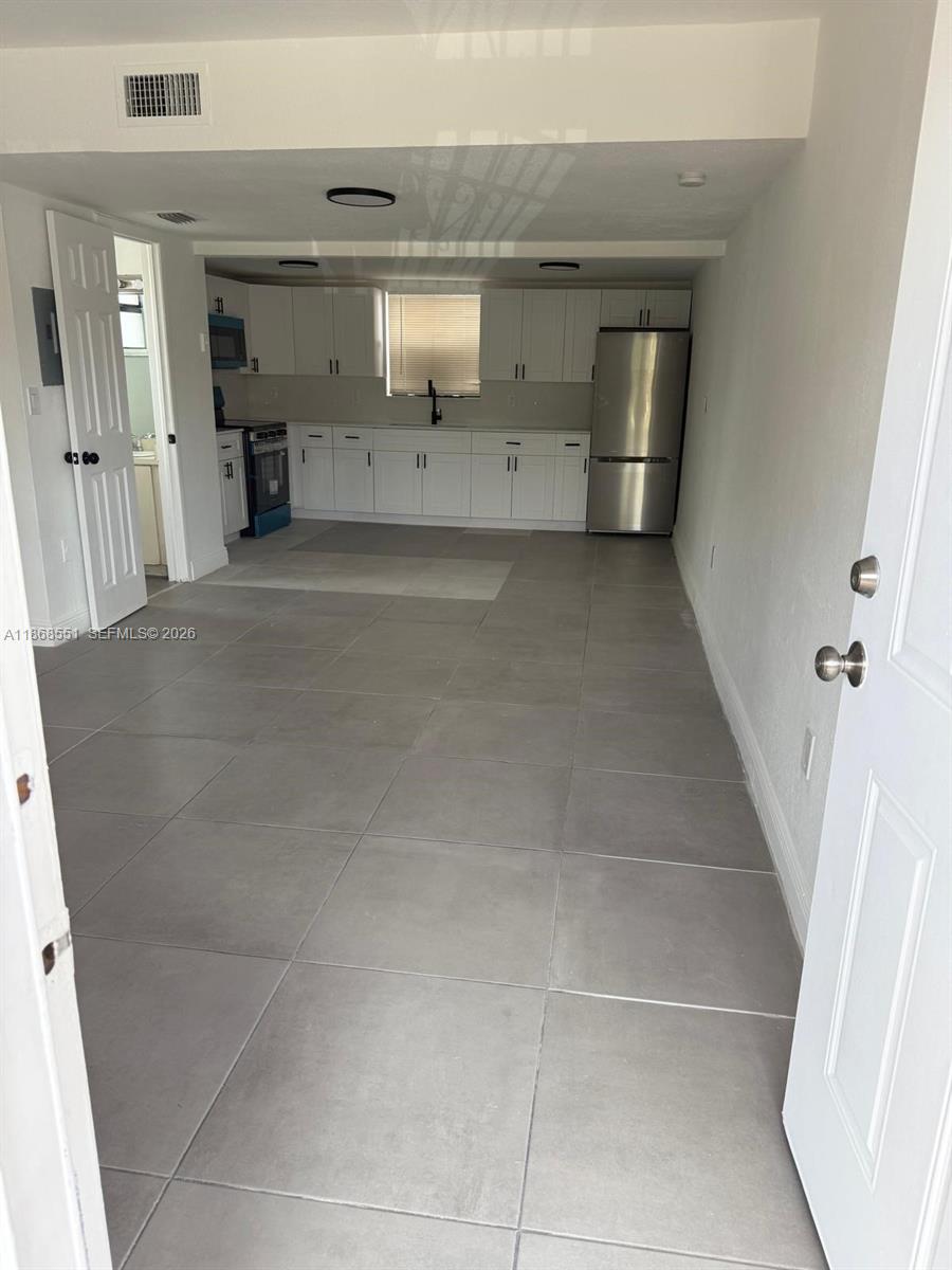 GREEN OAKS I CONDO - Residential Lease