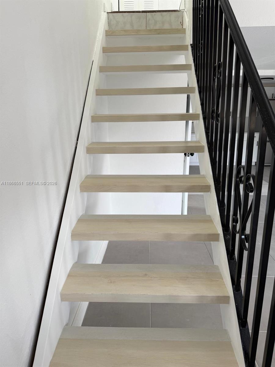 GREEN OAKS I CONDO - Residential Lease