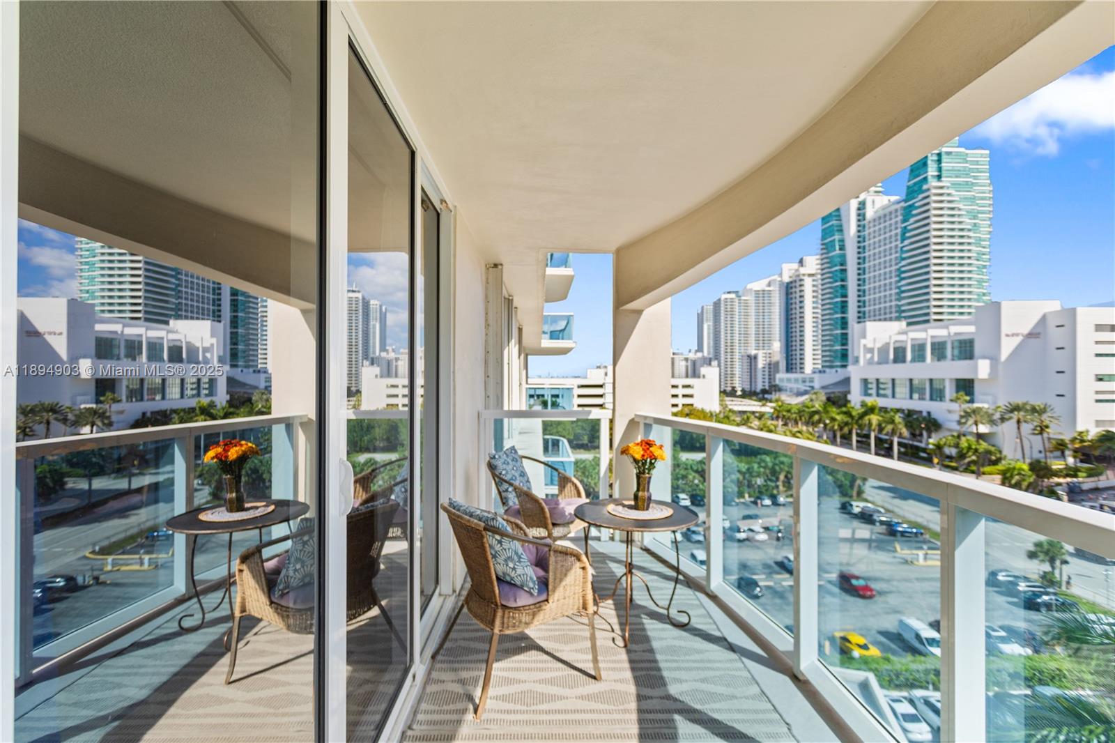 HALLMARK OF HOLLYWOOD CON - Residential