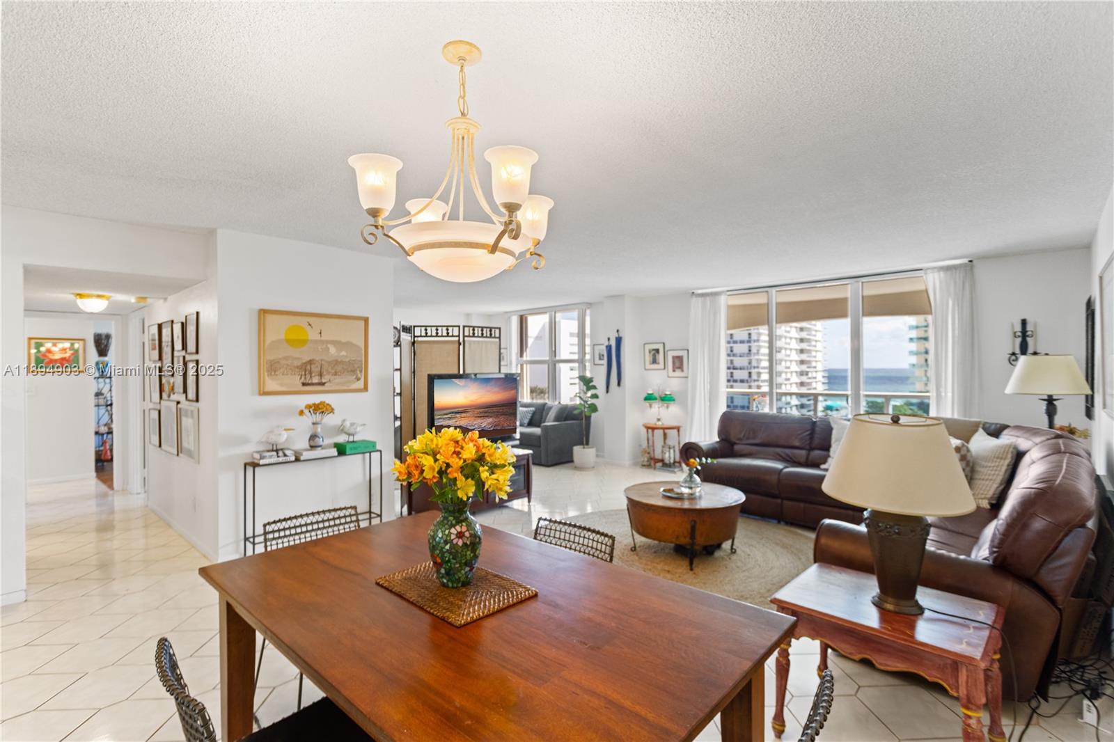 HALLMARK OF HOLLYWOOD CON - Residential