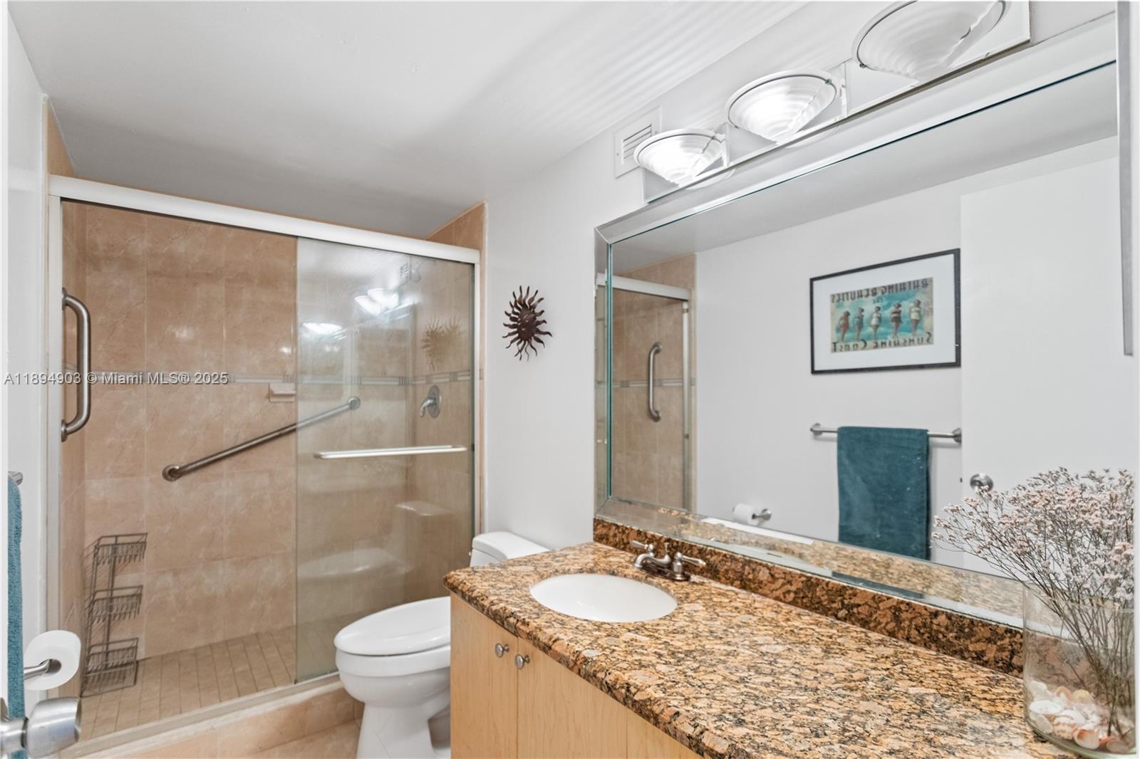 HALLMARK OF HOLLYWOOD CON - Residential