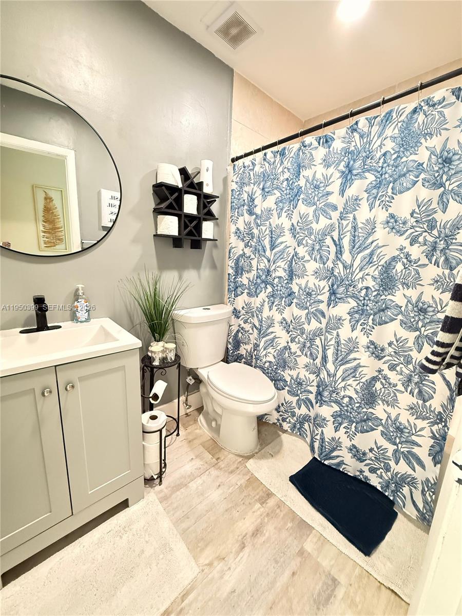 COUNTRY SQUIRE TOWNHOMES - Residential