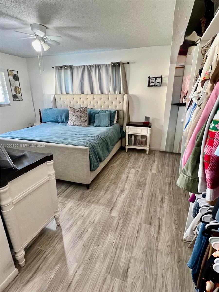 COUNTRY SQUIRE TOWNHOMES - Residential