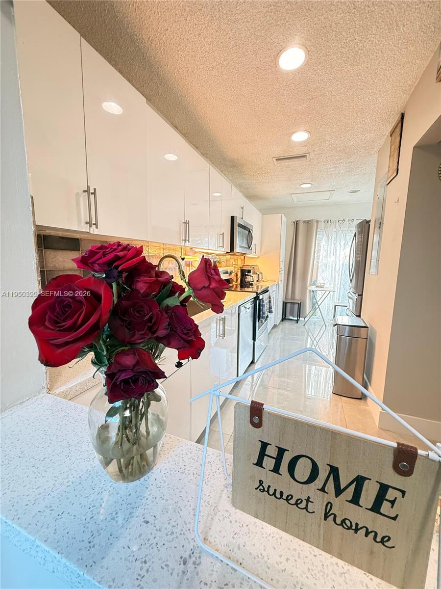 COUNTRY SQUIRE TOWNHOMES - Residential