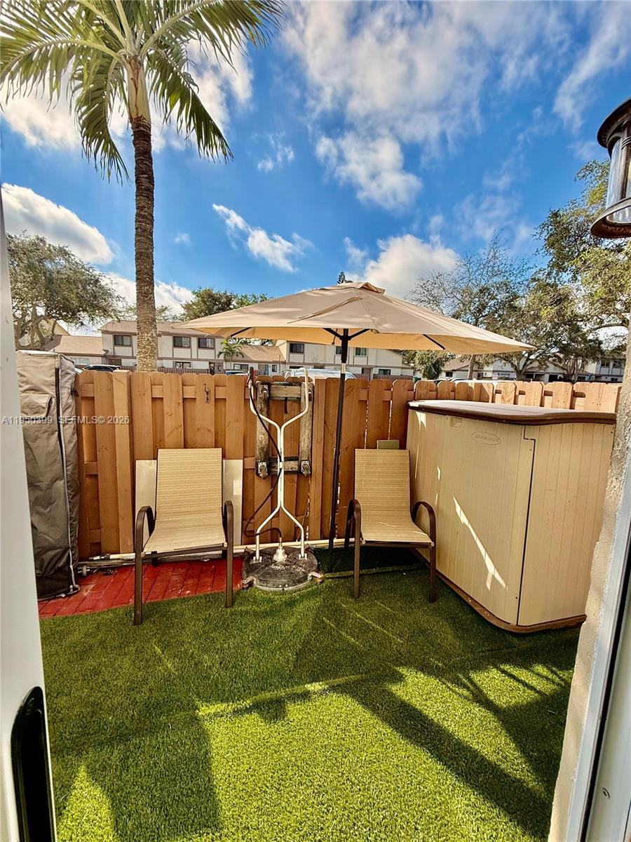 COUNTRY SQUIRE TOWNHOMES - Residential