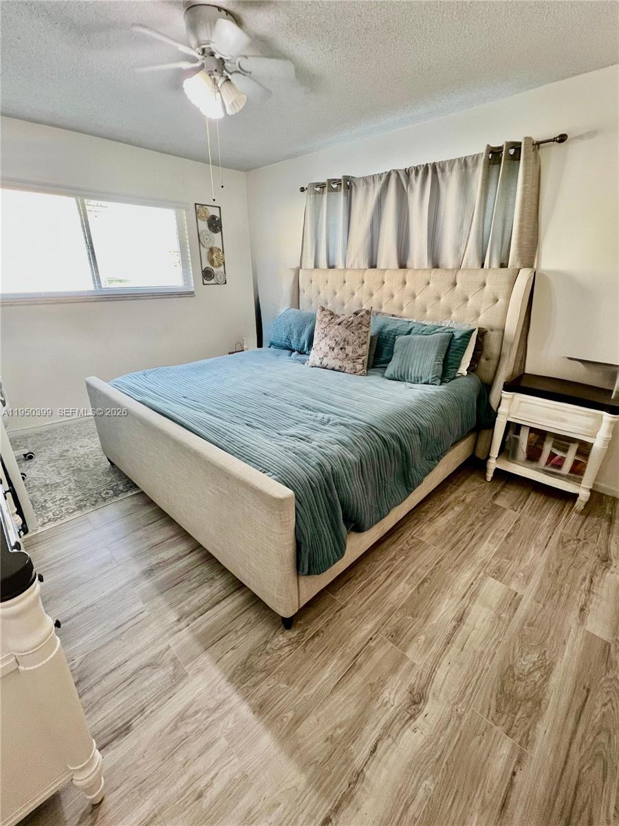 COUNTRY SQUIRE TOWNHOMES - Residential