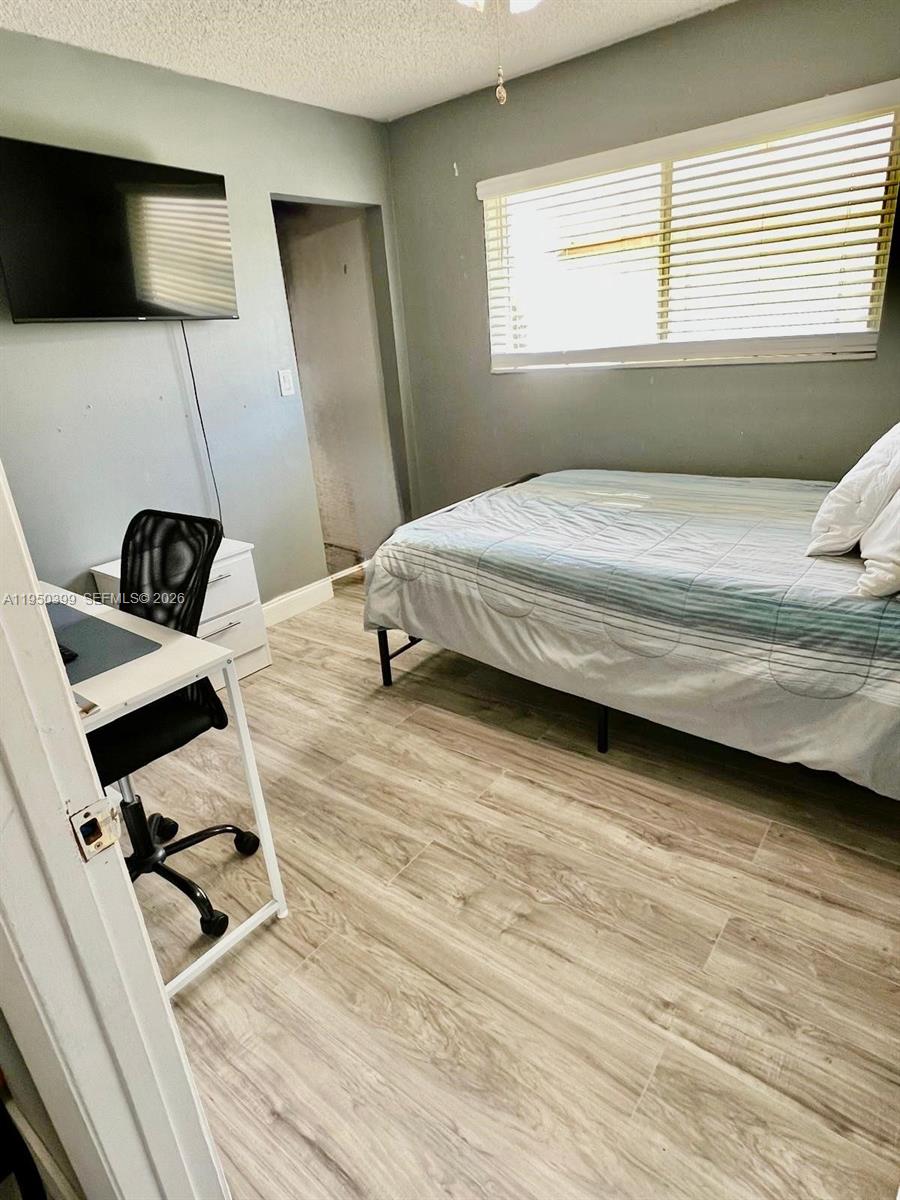 COUNTRY SQUIRE TOWNHOMES - Residential