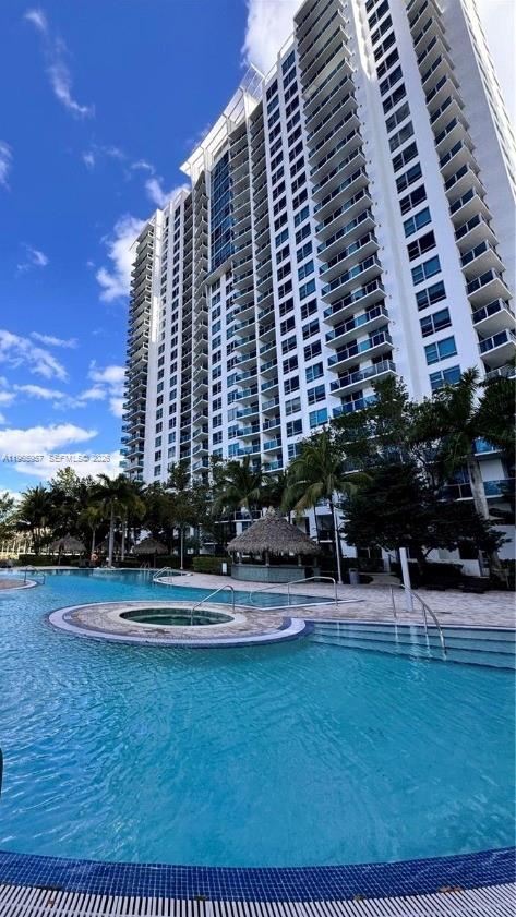 2681 N Flamingo Rd 2302S, Sunrise, FL, 33323/$300,000 2 2681 N Flamingo Rd 2302S