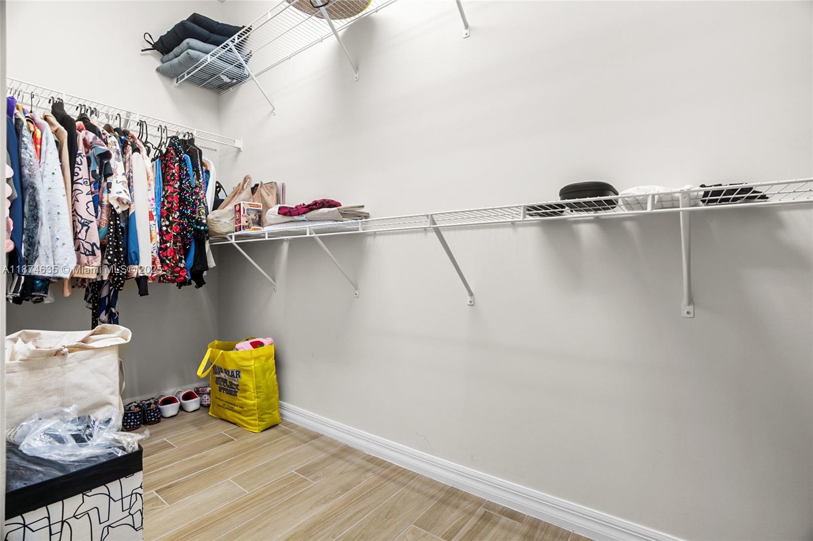 FIELDS AT GULFSTREAM POLO - Residential Lease