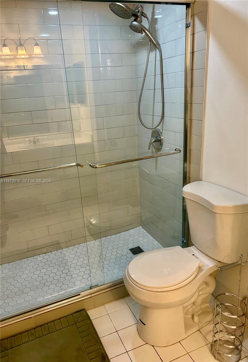 VILLA DORAL CONDO NO 4 - Residential