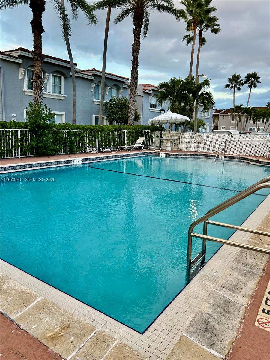 VILLA DORAL CONDO NO 4 - Residential