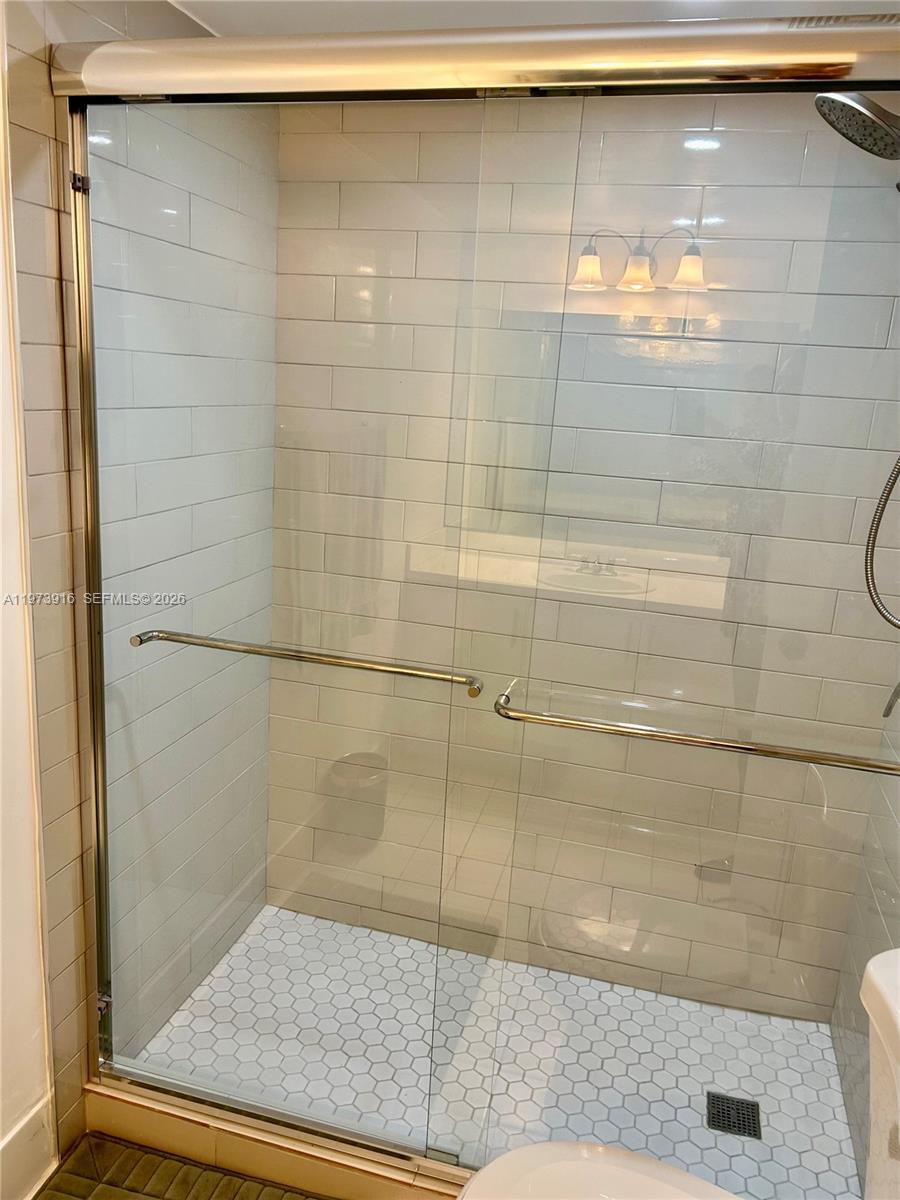 VILLA DORAL CONDO NO 4 - Residential