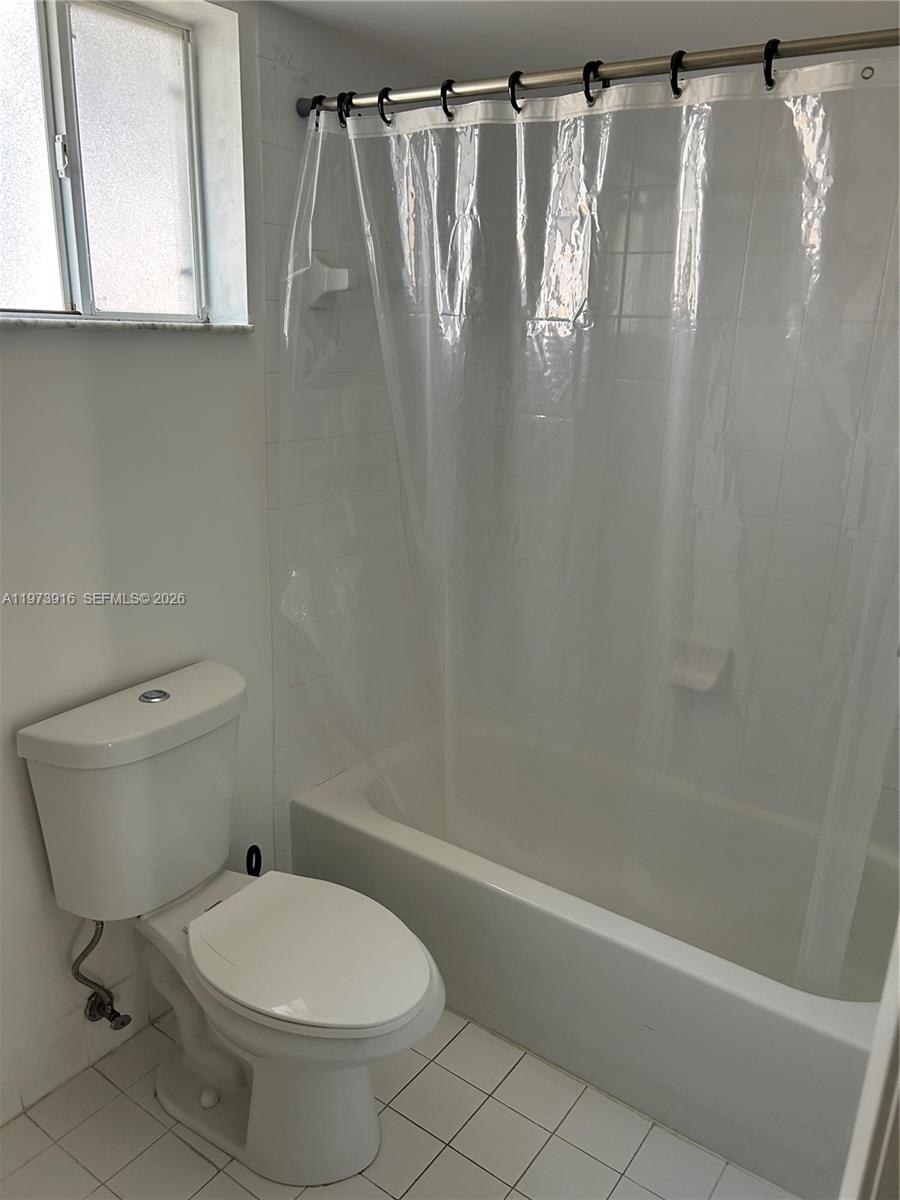 VILLA DORAL CONDO NO 4 - Residential