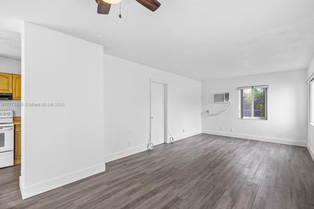 1801 Lauderdale Manor Dr