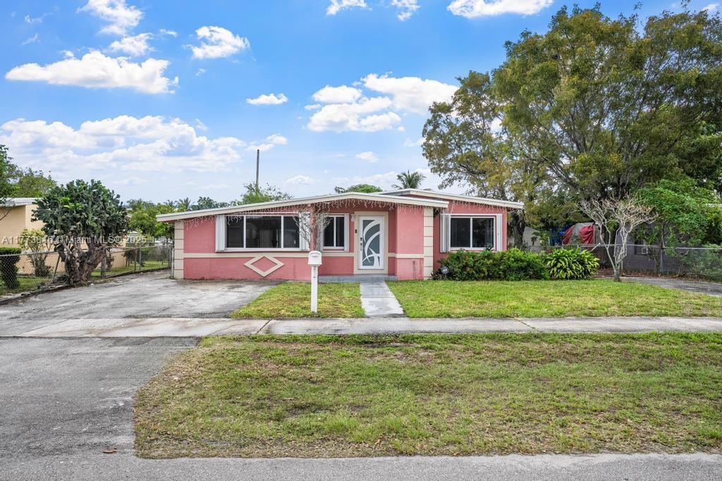 1801 Lauderdale Manor Dr