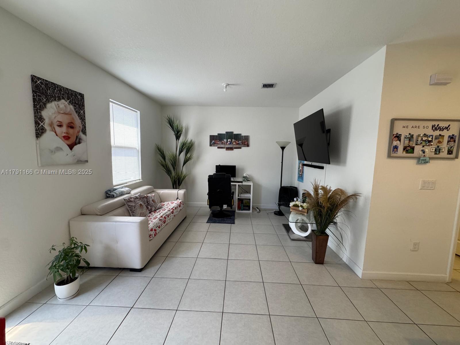 KENDALL ASSEMBLAGE SOUTH - Residential