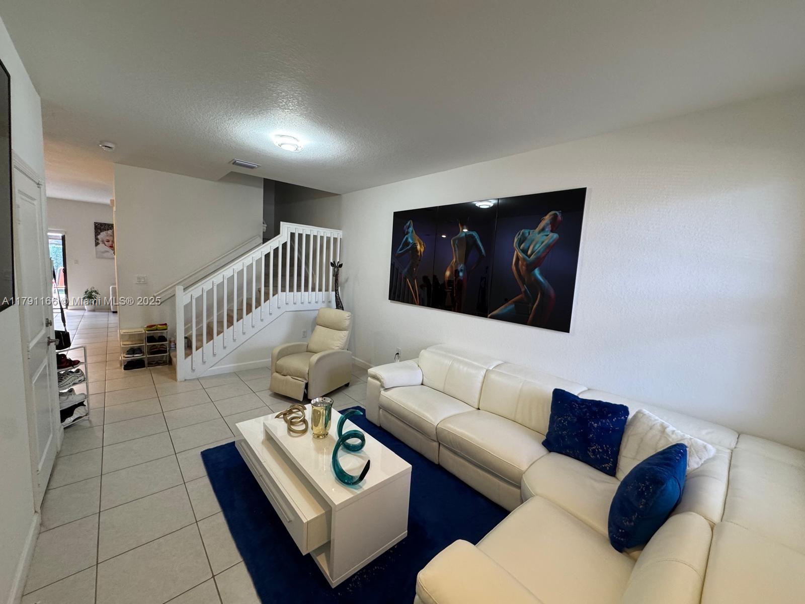 KENDALL ASSEMBLAGE SOUTH - Residential