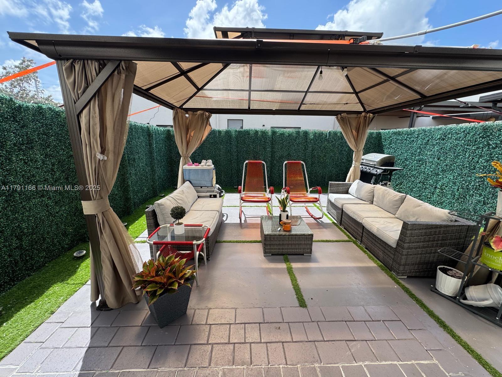 KENDALL ASSEMBLAGE SOUTH - Residential