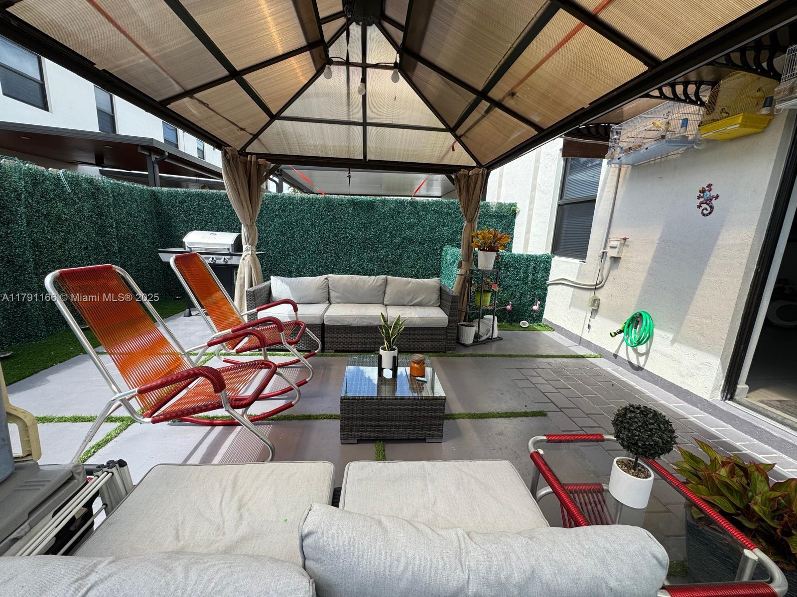 KENDALL ASSEMBLAGE SOUTH - Residential