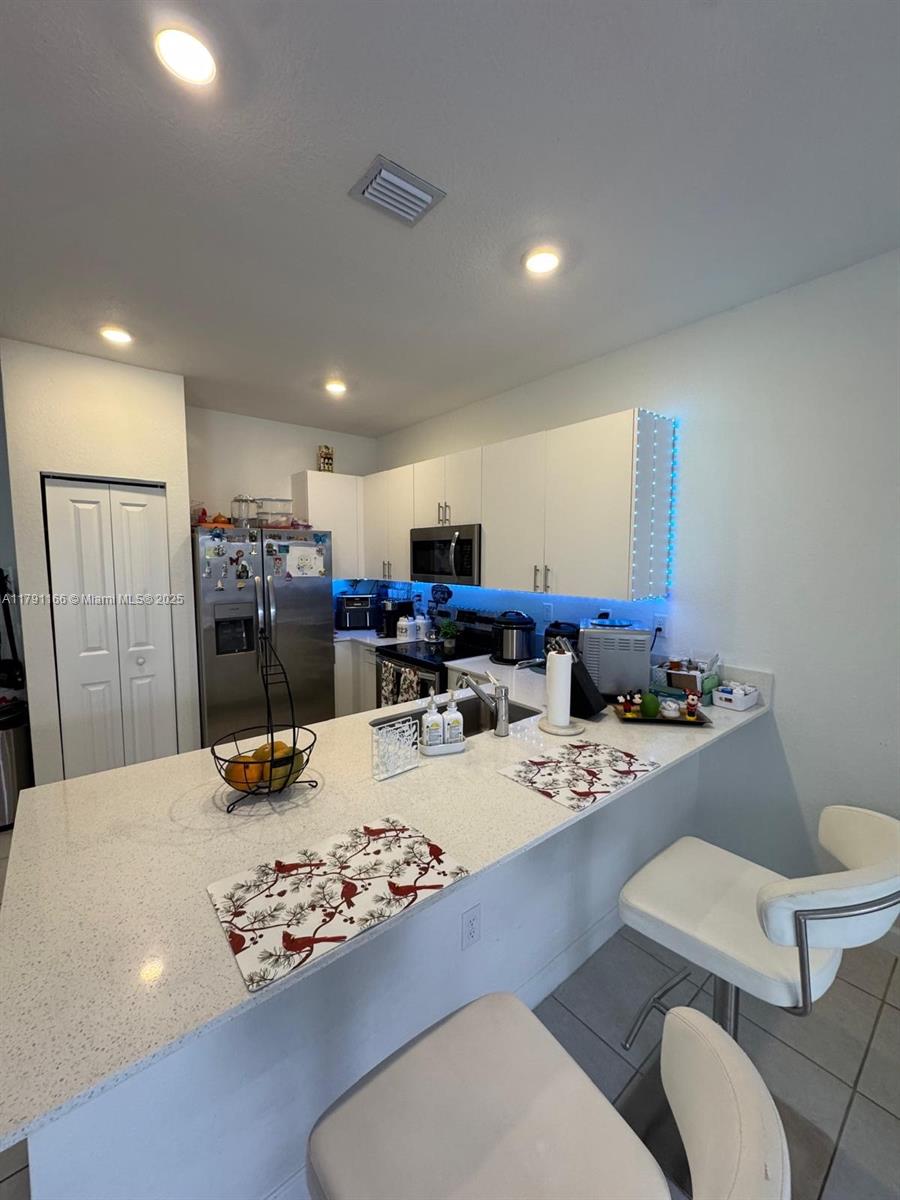 KENDALL ASSEMBLAGE SOUTH - Residential