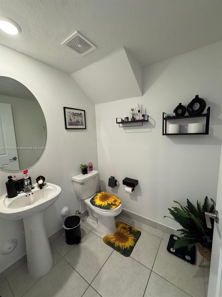 KENDALL ASSEMBLAGE SOUTH - Residential
