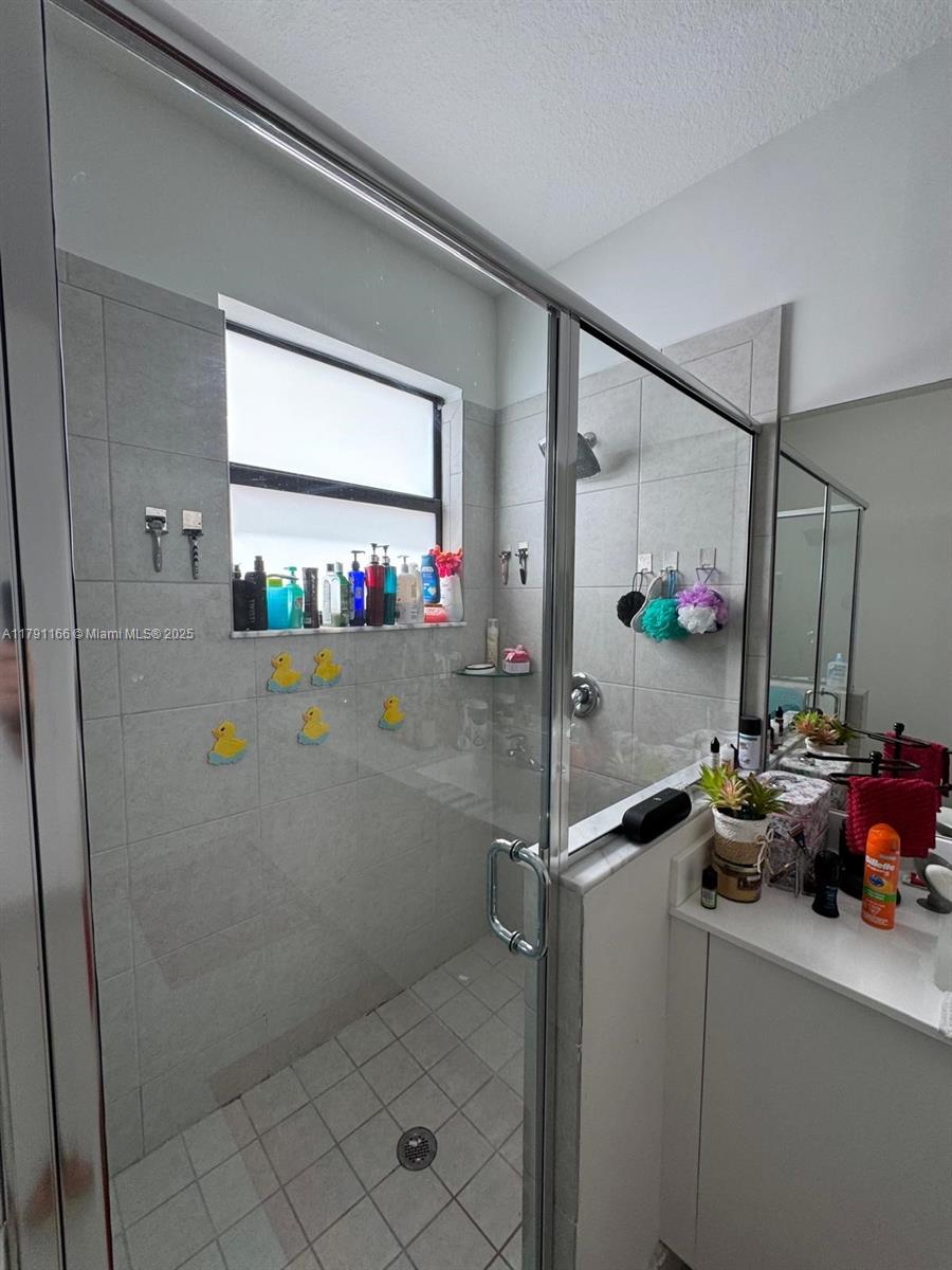 KENDALL ASSEMBLAGE SOUTH - Residential