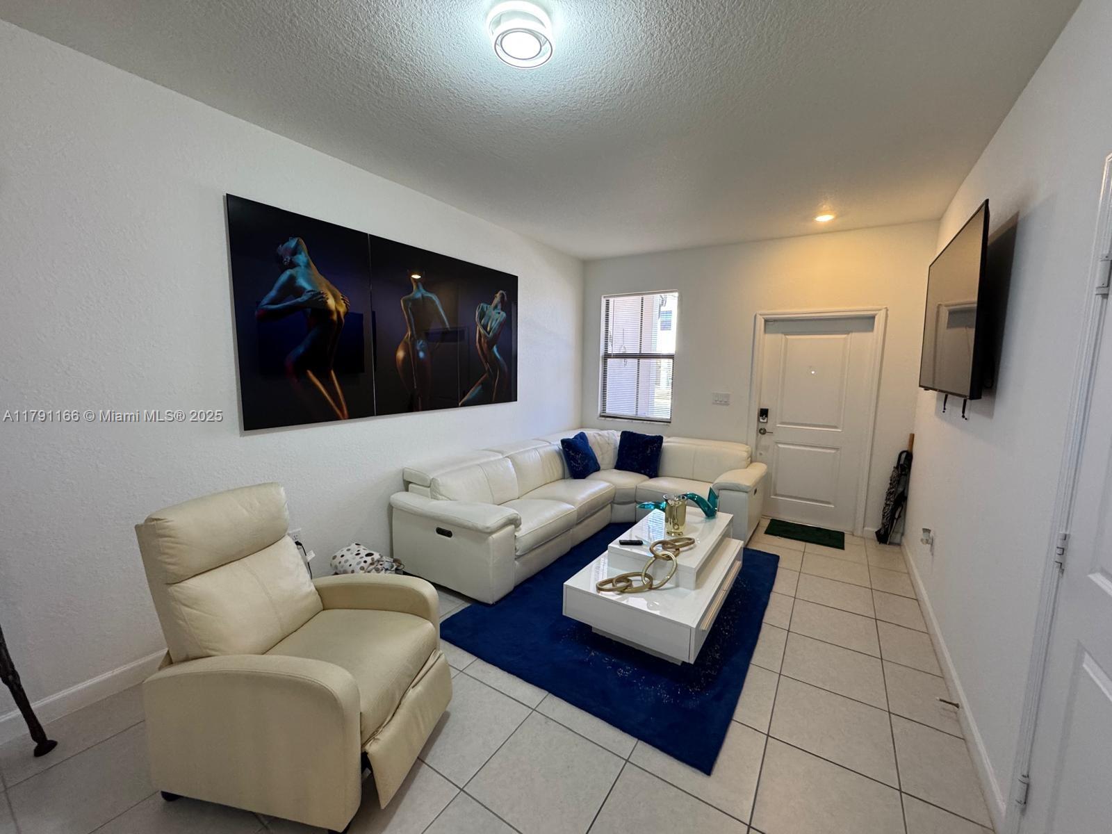 KENDALL ASSEMBLAGE SOUTH - Residential