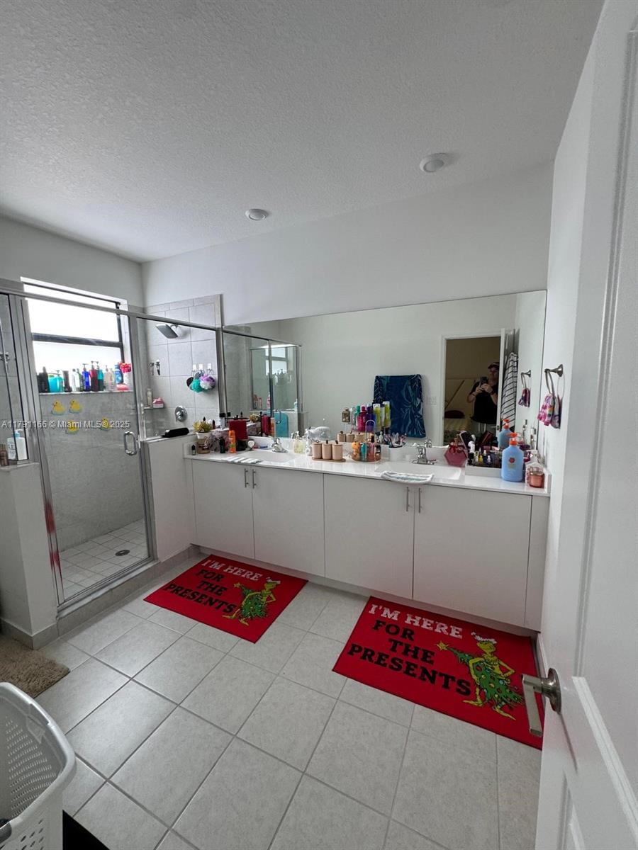 KENDALL ASSEMBLAGE SOUTH - Residential