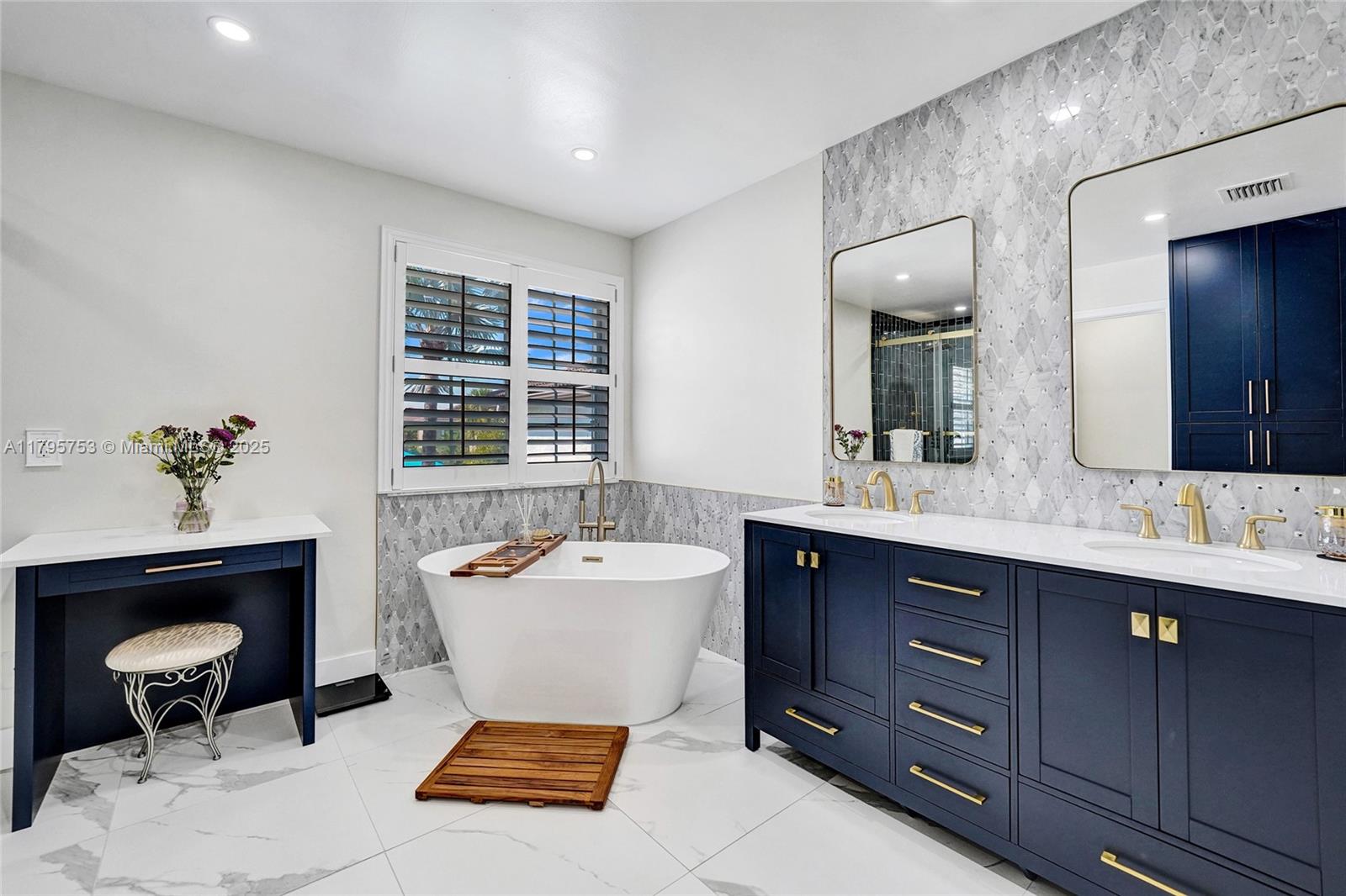 SILVER SHORES (PARCELS A - Residential