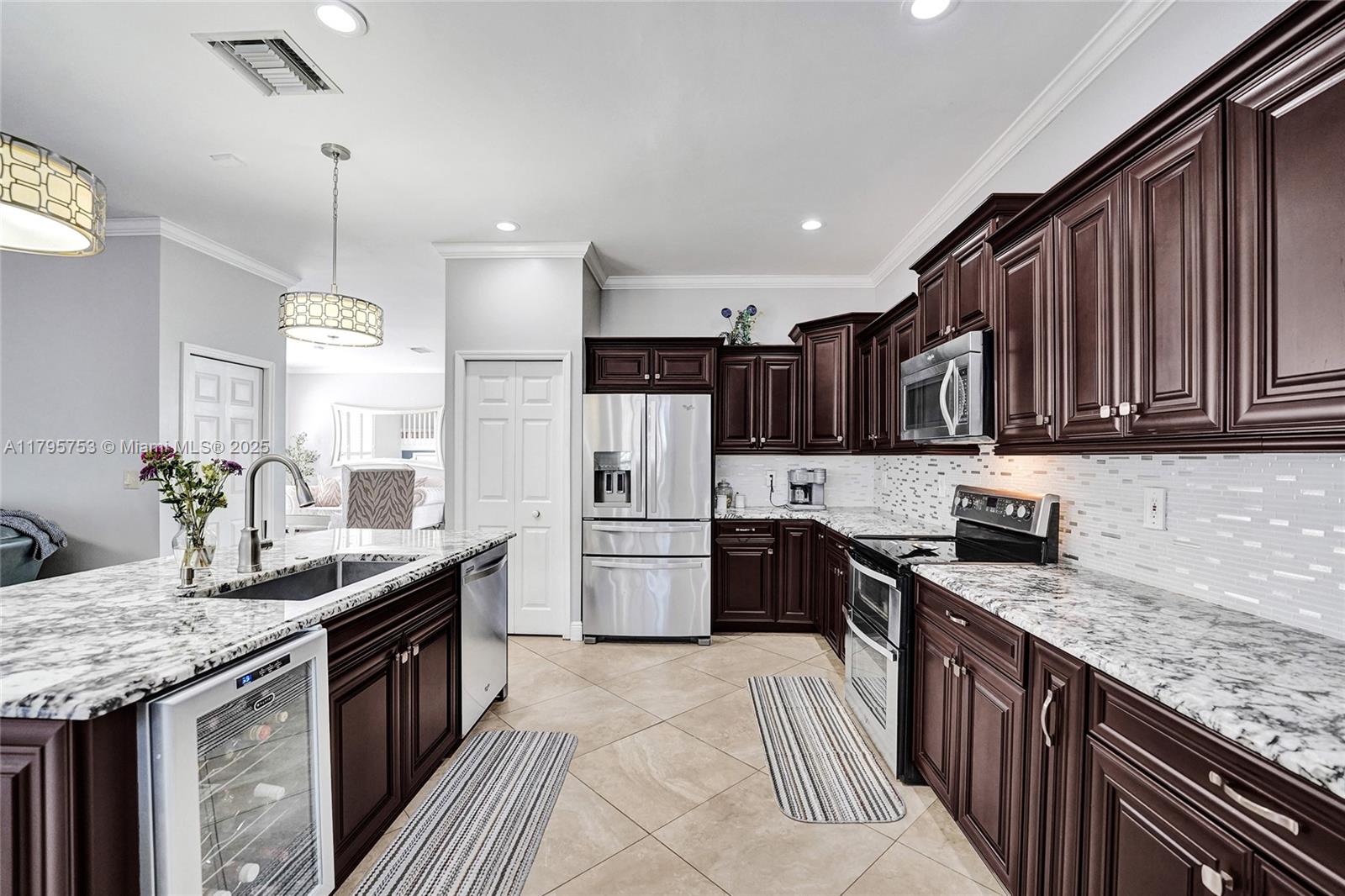 SILVER SHORES (PARCELS A - Residential