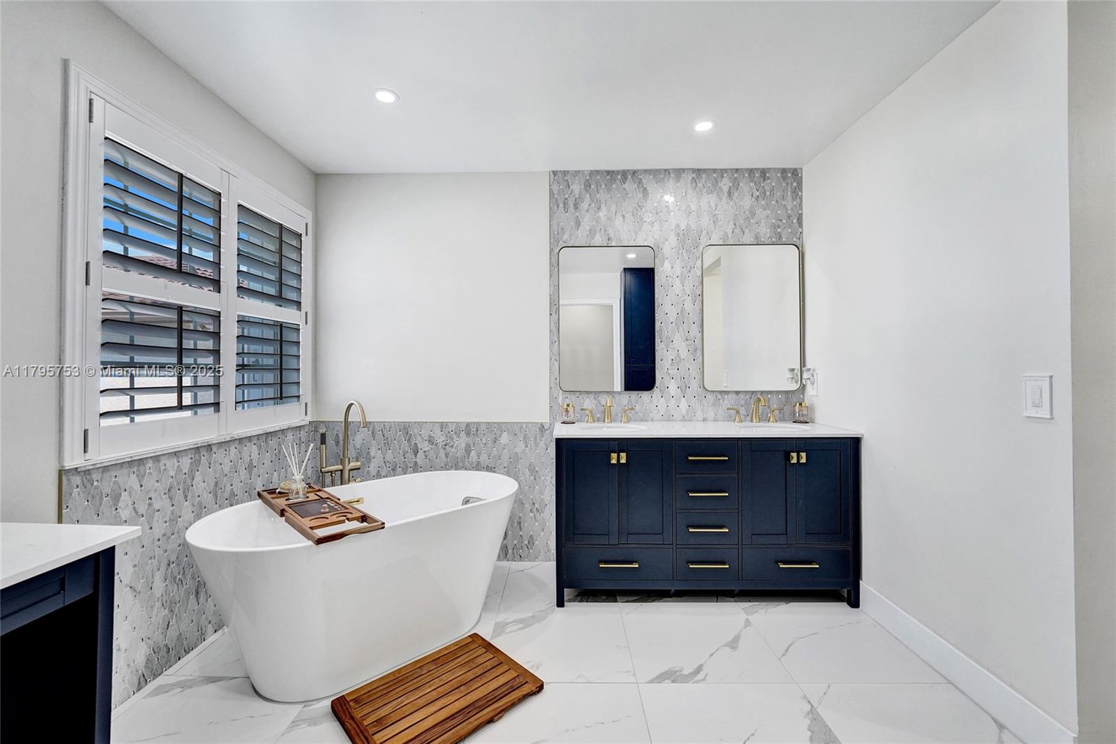 SILVER SHORES (PARCELS A - Residential