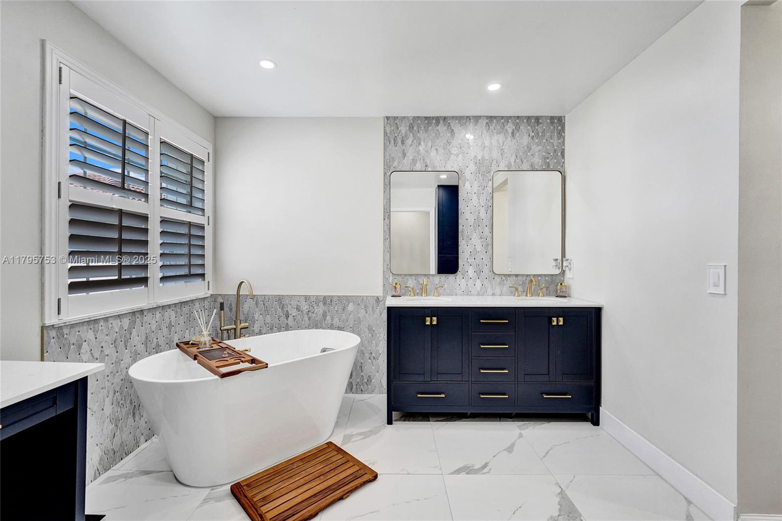 SILVER SHORES (PARCELS A - Residential