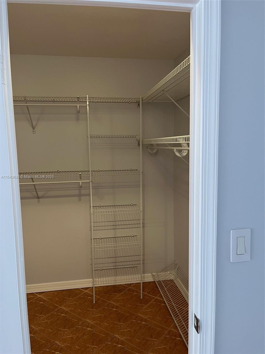 ADMIRALS PORT CONDO WEST - Residential