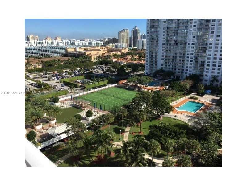 ADMIRALS PORT CONDO WEST - Residential