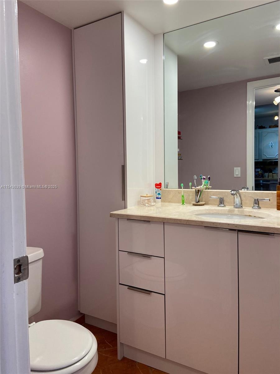 ADMIRALS PORT CONDO WEST - Residential