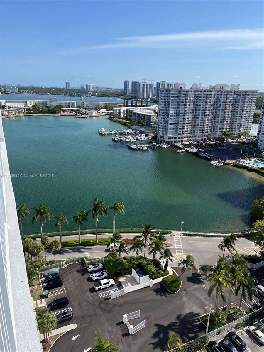 ADMIRALS PORT CONDO WEST - Residential