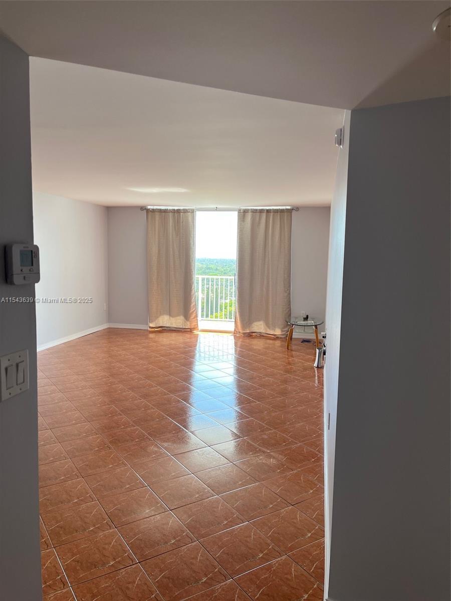 ADMIRALS PORT CONDO WEST - Residential