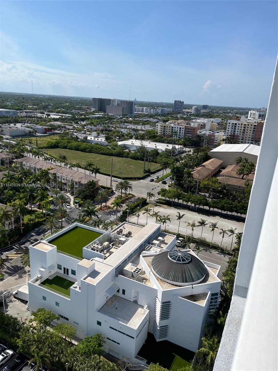 ADMIRALS PORT CONDO WEST - Residential