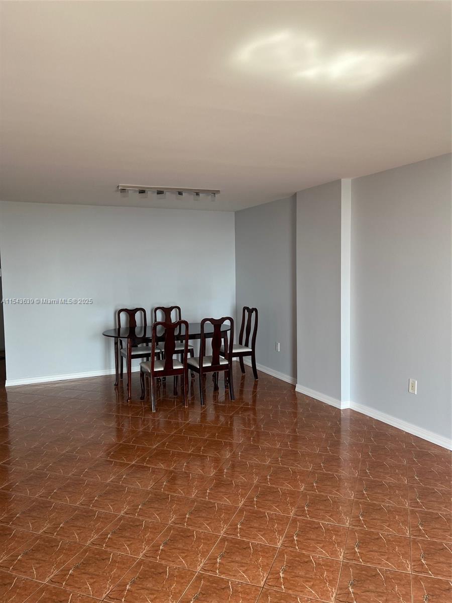 ADMIRALS PORT CONDO WEST - Residential