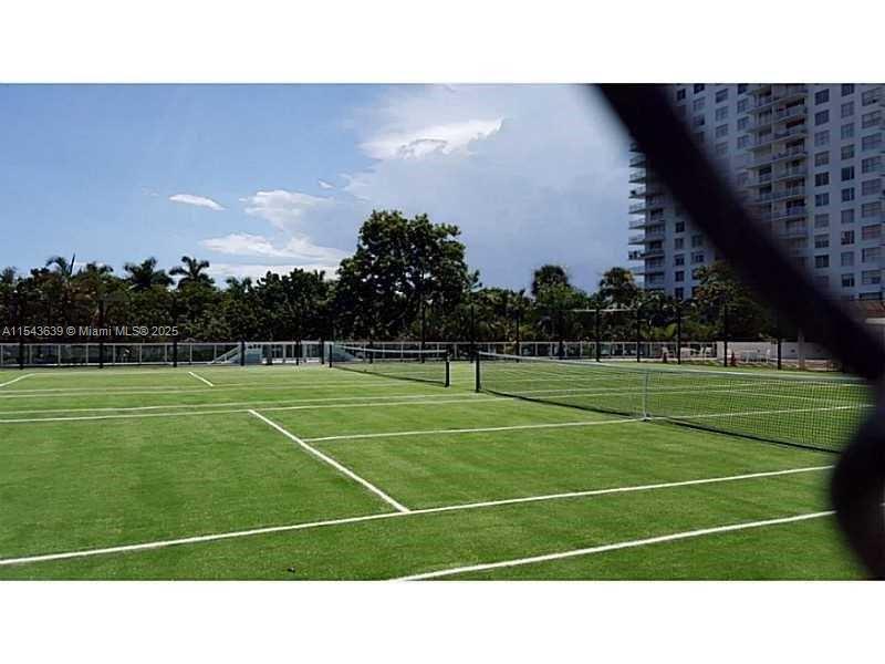 ADMIRALS PORT CONDO WEST - Residential