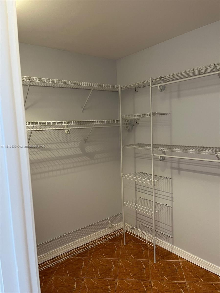 ADMIRALS PORT CONDO WEST - Residential