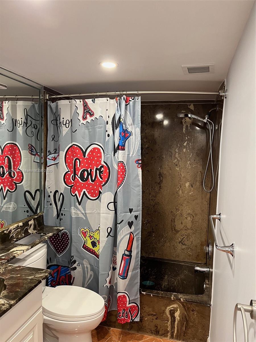 ADMIRALS PORT CONDO WEST - Residential