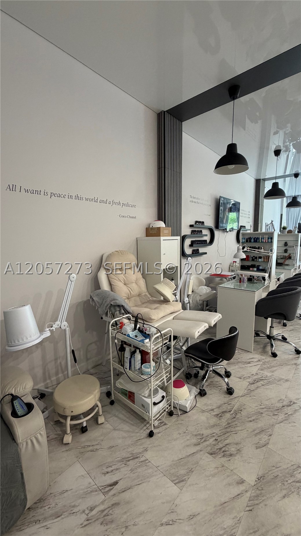 2119 Hollywood Blvd