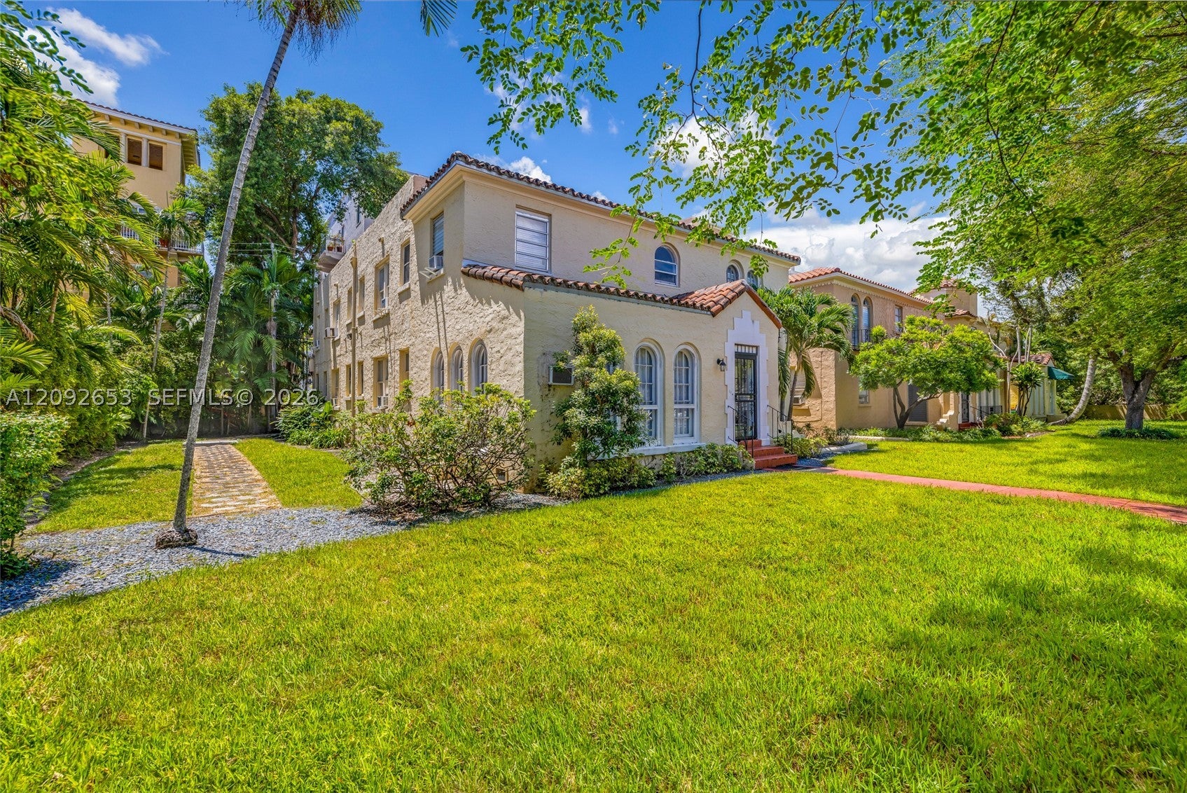 114 Menores Ave